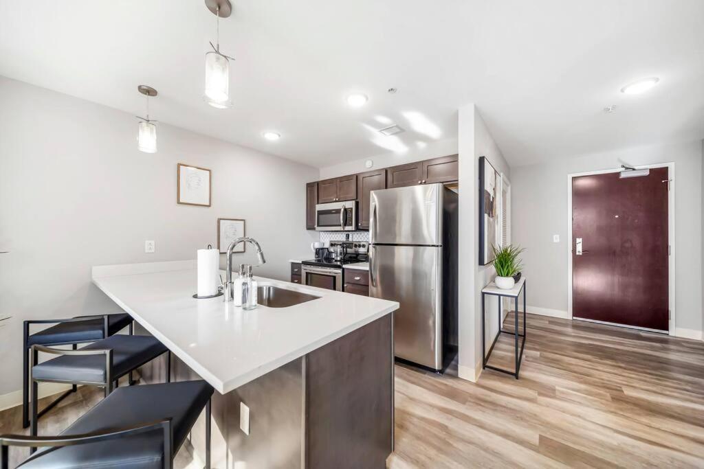 Heart Of Dt With Free Pool & Steam Plus Gym Luxe 812 Cleveland Exterior photo